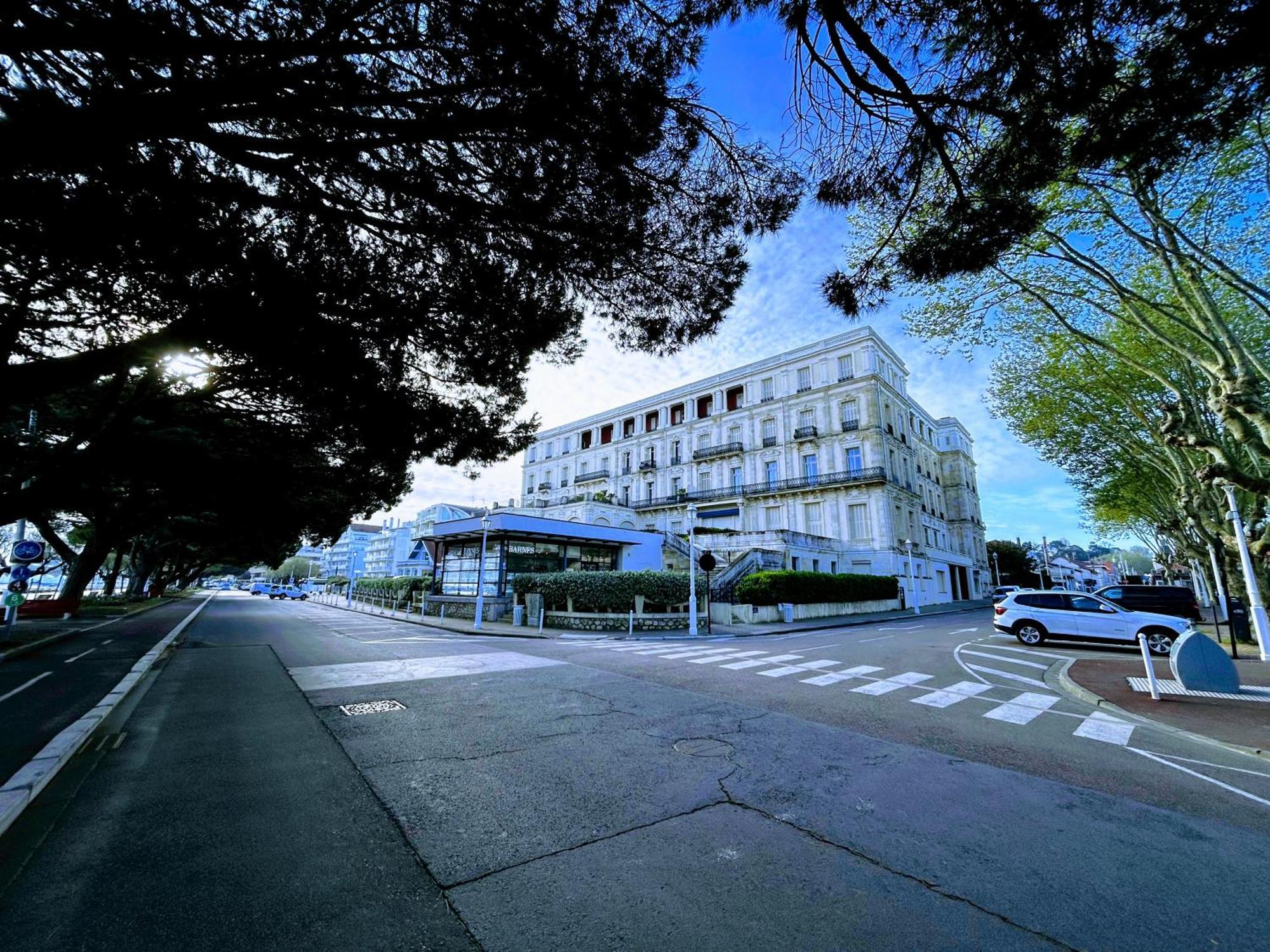 Grand Hotel - Magnifique Appartement Bord De Plage Centrale Arcachon Exteriör bild